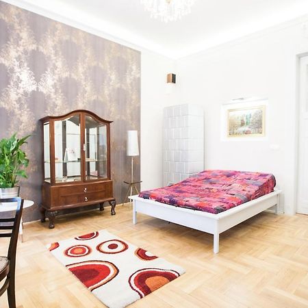 N40 By Small Home Budapest Exteriör bild