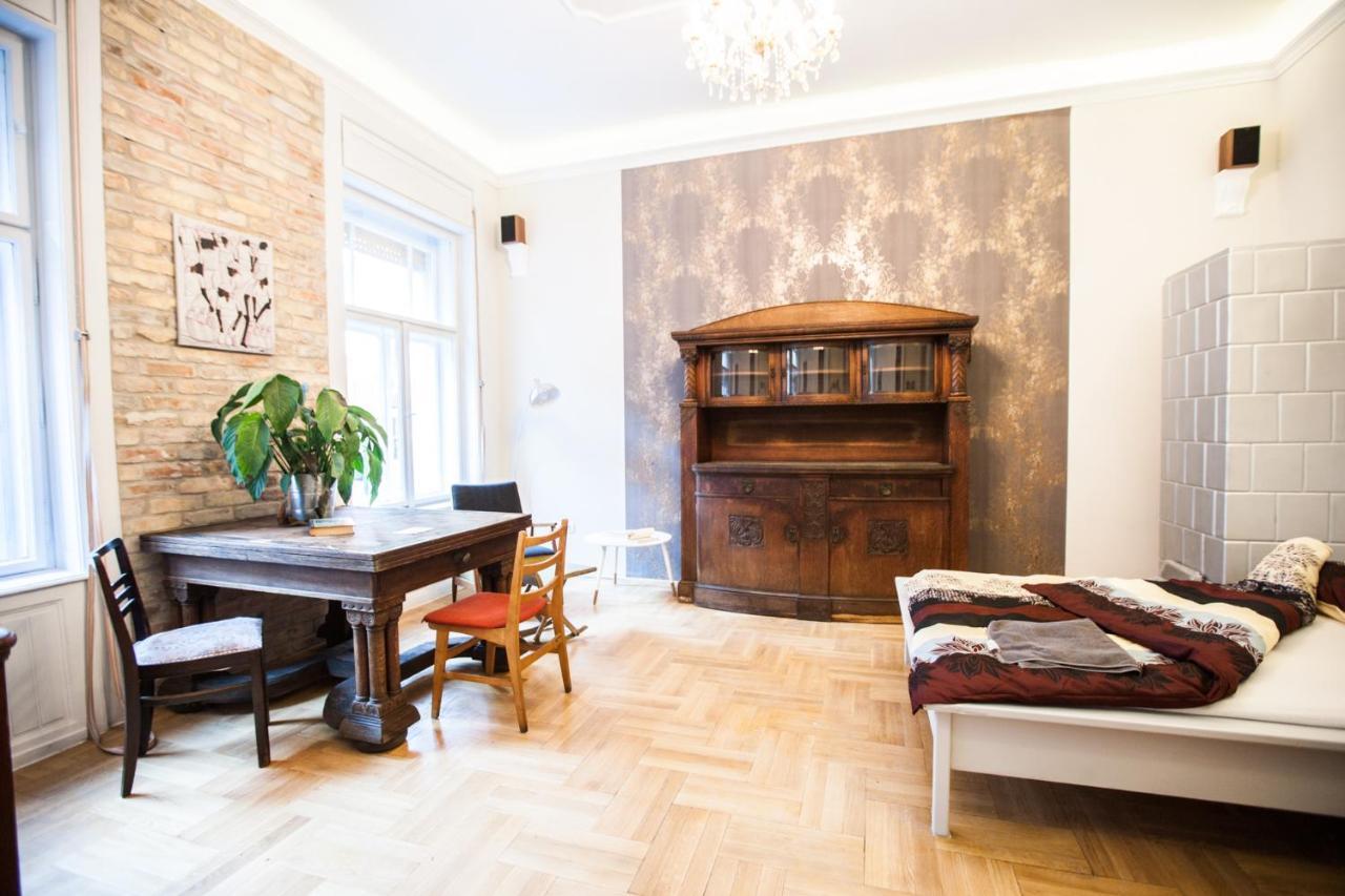 N40 By Small Home Budapest Exteriör bild