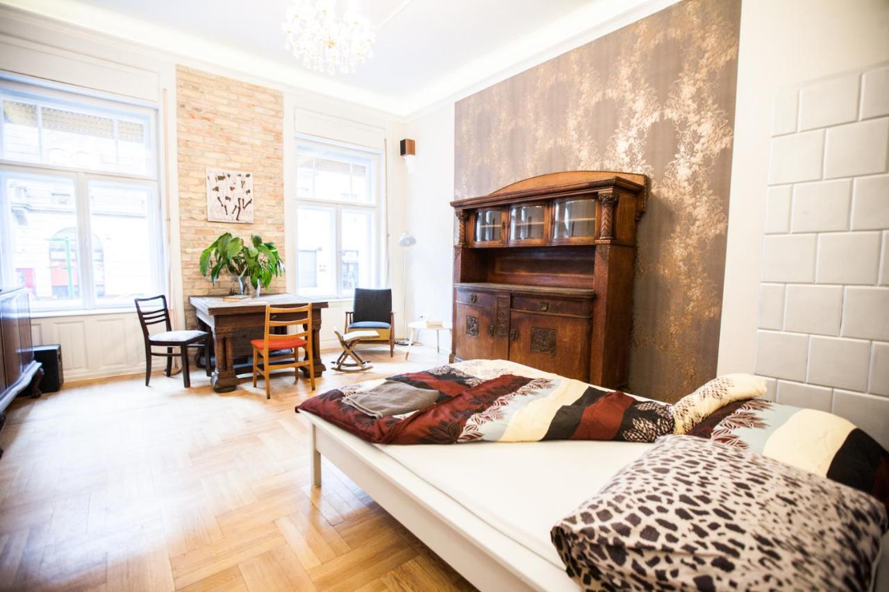 N40 By Small Home Budapest Exteriör bild