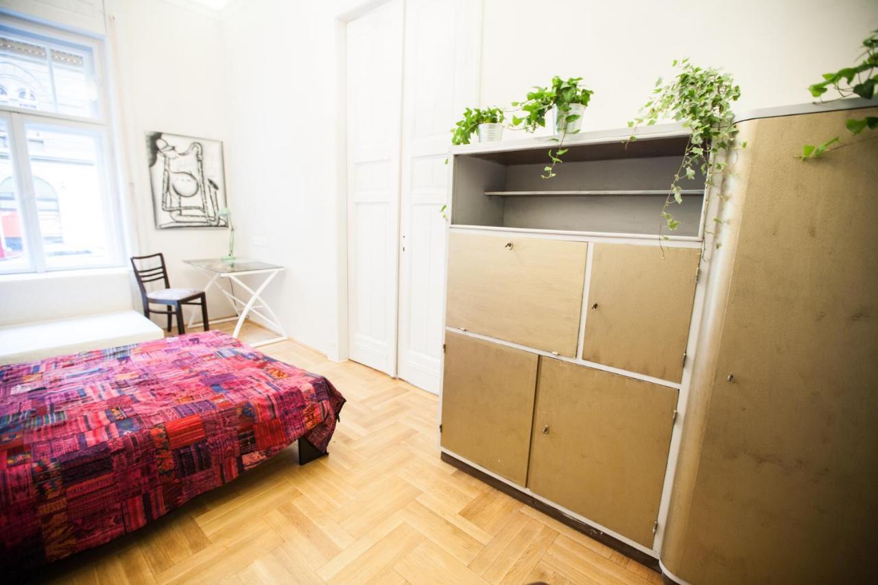 N40 By Small Home Budapest Exteriör bild