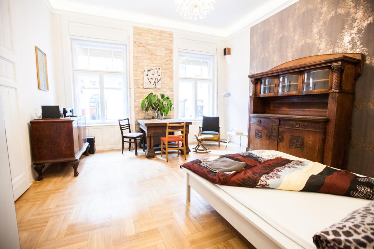 N40 By Small Home Budapest Exteriör bild